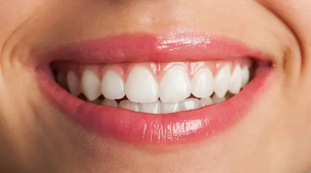 Buone abitudini per un sorriso più bianco